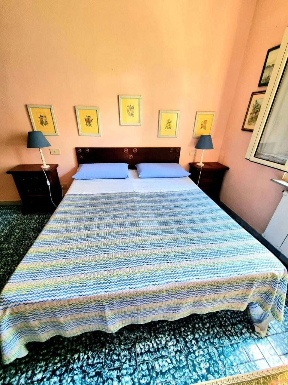 Casa Cambini Bed & Breakfast Marina di Massa Exterior photo